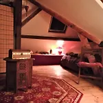 La Des Chats Bed & Breakfast Andrésy