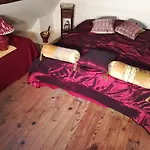 La Des Chats Bed & Breakfast Andrésy