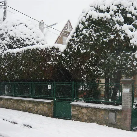 La Des Chats Bed & Breakfast