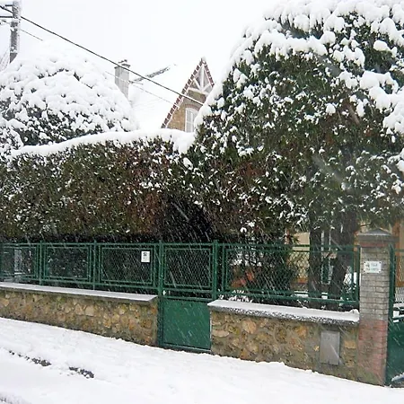 La Des Chats Bed & Breakfast *