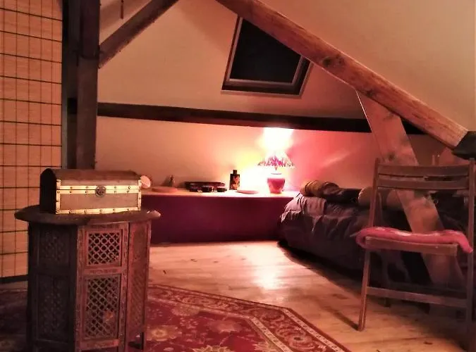 La Des Chats Bed & Breakfast Andrésy
