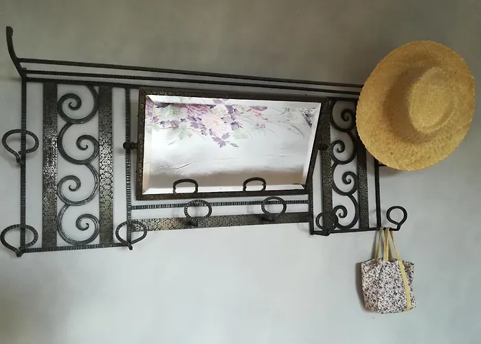 La Des Chats Bed & Breakfast